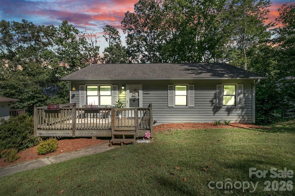 148 Stradley Mountain Road, Asheville, NC 28806
