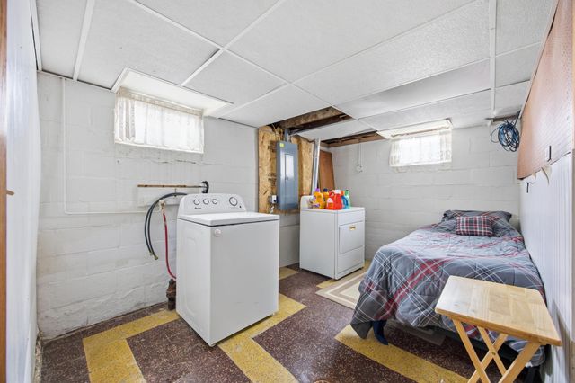 1221 5th Street S, Moorhead, MN 56560