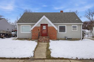 1221 5th Street S, Moorhead, MN 56560
