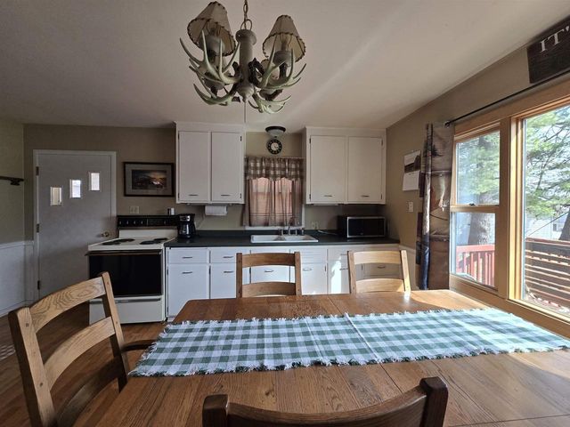 834 N LAKE STREET, Hancock, WI 54943