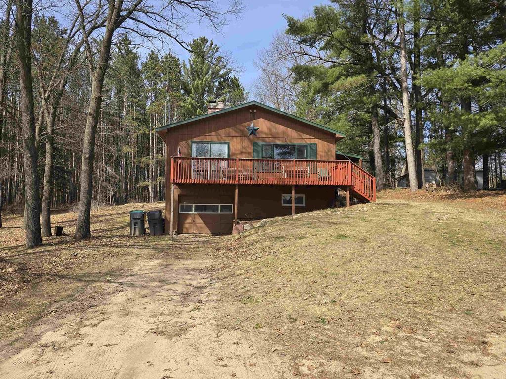 834 N LAKE STREET, Hancock, WI 54943