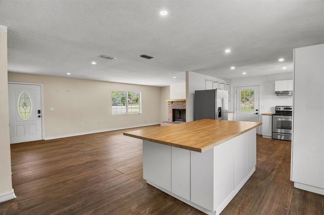 9545 STATE ROAD 33 N, Polk City, FL 33868