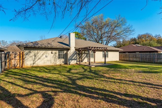 4910 Spring Creek Road, Arlington, TX 76017