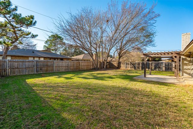 4910 Spring Creek Road, Arlington, TX 76017