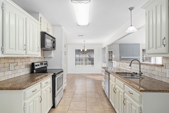 4910 Spring Creek Road, Arlington, TX 76017