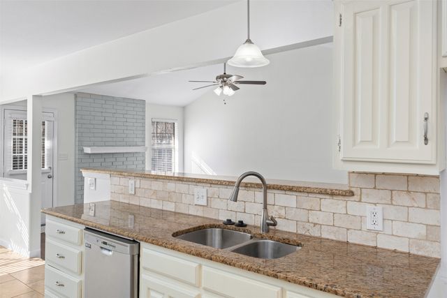 4910 Spring Creek Road, Arlington, TX 76017