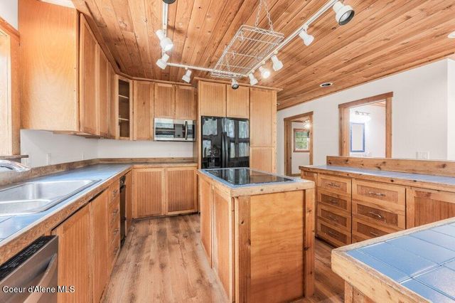2142 E Highway 54, Athol, ID 83801