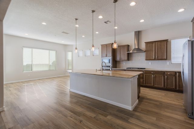 1720 Mount Hood Trail NW, Albuquerque, NM 87120