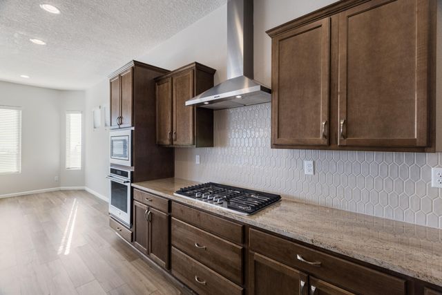 1720 Mount Hood Trail NW, Albuquerque, NM 87120