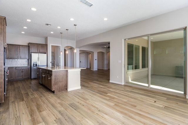 1720 Mount Hood Trail NW, Albuquerque, NM 87120