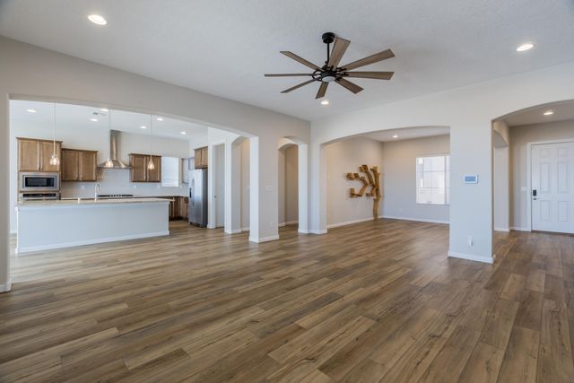 1720 Mount Hood Trail NW, Albuquerque, NM 87120