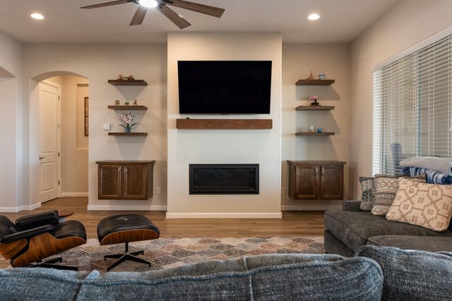 1720 Mount Hood Trail NW, Albuquerque, NM 87120