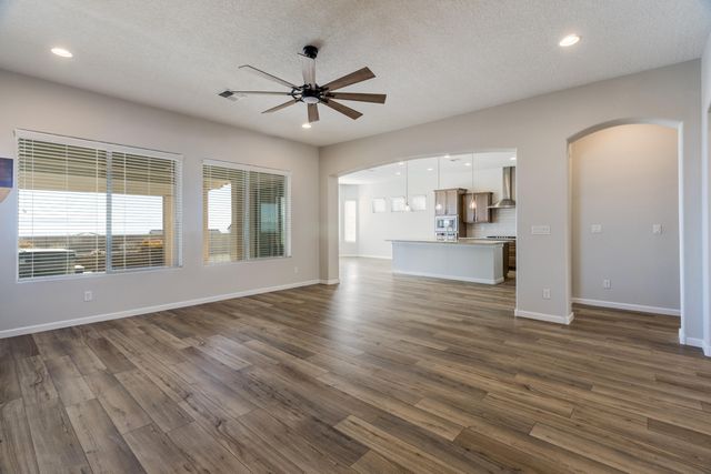 1720 Mount Hood Trail NW, Albuquerque, NM 87120