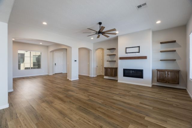 1720 Mount Hood Trail NW, Albuquerque, NM 87120