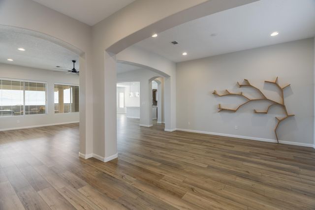 1720 Mount Hood Trail NW, Albuquerque, NM 87120