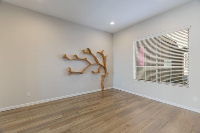 1720 Mount Hood Trail NW, Albuquerque, NM 87120