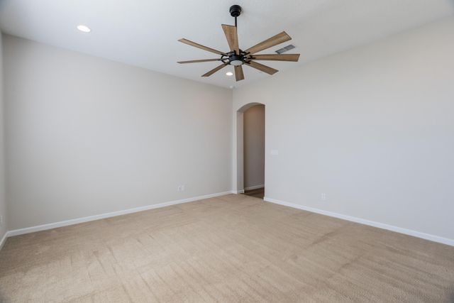 1720 Mount Hood Trail NW, Albuquerque, NM 87120
