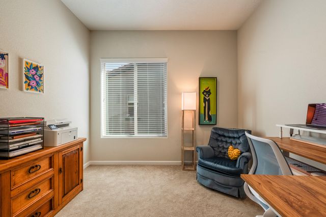 1720 Mount Hood Trail NW, Albuquerque, NM 87120