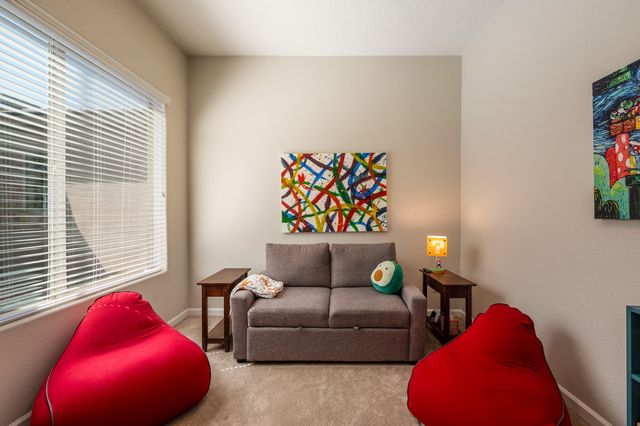 1720 Mount Hood Trail NW, Albuquerque, NM 87120