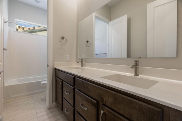 1720 Mount Hood Trail NW, Albuquerque, NM 87120