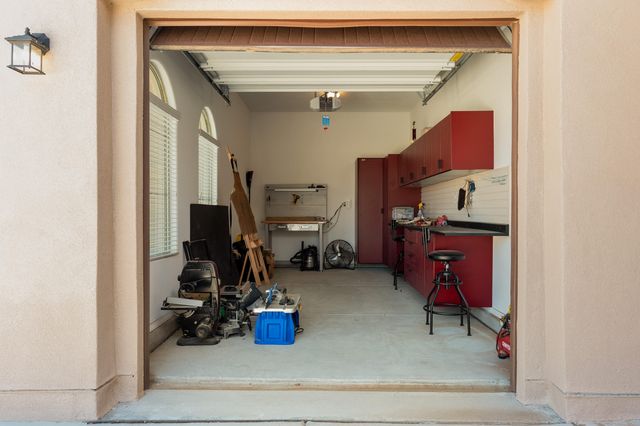 1720 Mount Hood Trail NW, Albuquerque, NM 87120