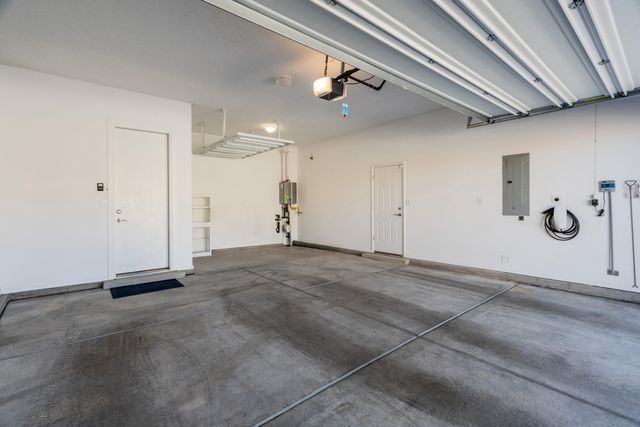 1720 Mount Hood Trail NW, Albuquerque, NM 87120