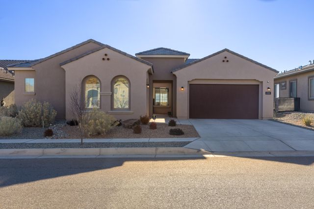 1720 Mount Hood Trail NW, Albuquerque, NM 87120
