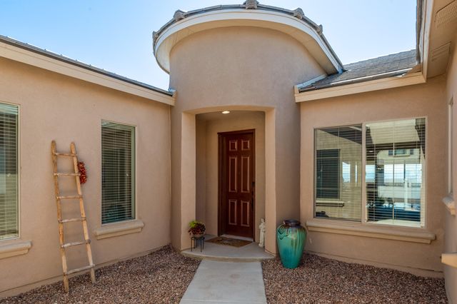 1720 Mount Hood Trail NW, Albuquerque, NM 87120