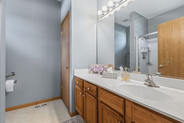 2549 Lincoln Park Court 2549, Crest Hill, IL 60403