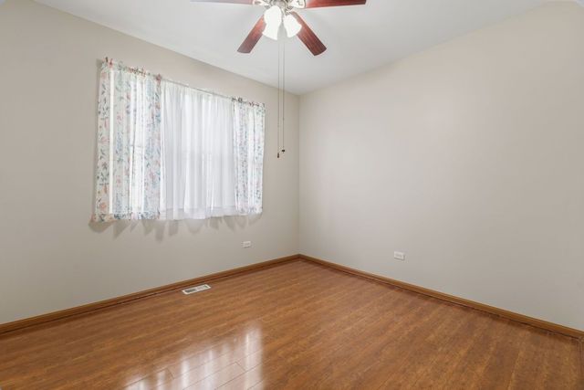 2549 Lincoln Park Court 2549, Crest Hill, IL 60403