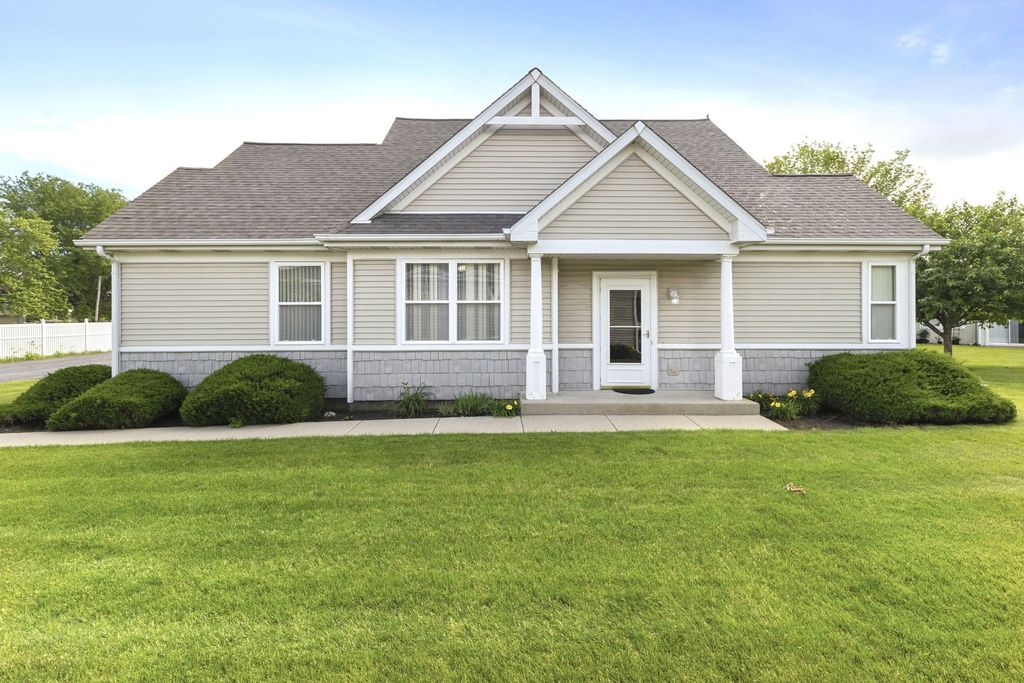 2549 Lincoln Park Court 2549, Crest Hill, IL 60403
