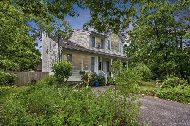58 Silver Road, Mastic Beach, NY 11951