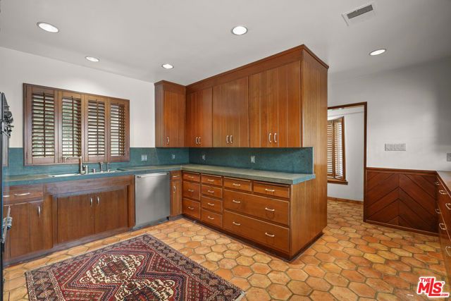 13150 Mulholland Drive, Beverly Hills, CA 90210