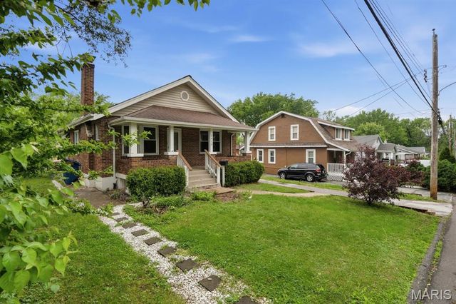 2413 Leslie Avenue, Overland, MO 63114