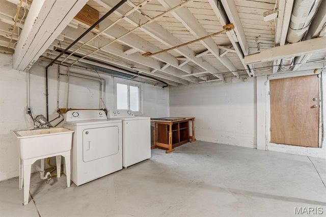 2413 Leslie Avenue, Overland, MO 63114