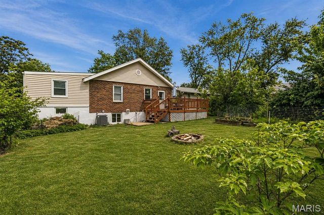 2413 Leslie Avenue, Overland, MO 63114