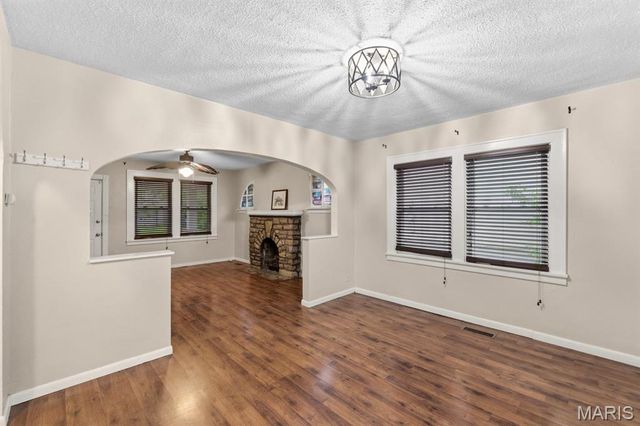 2413 Leslie Avenue, Overland, MO 63114