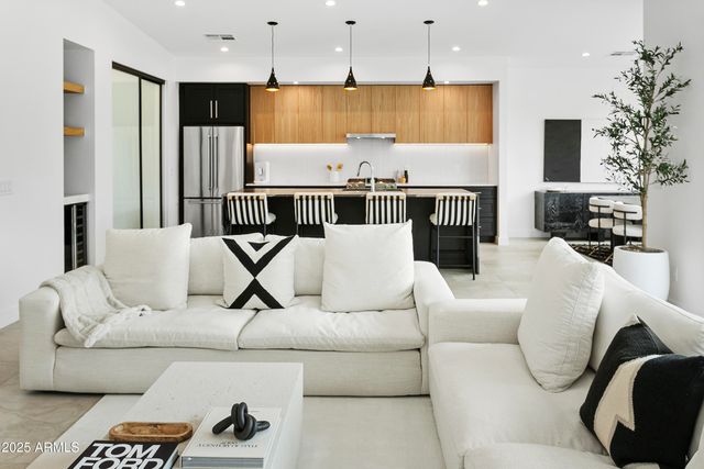 4002 N 33RD Place, Phoenix, AZ 85018