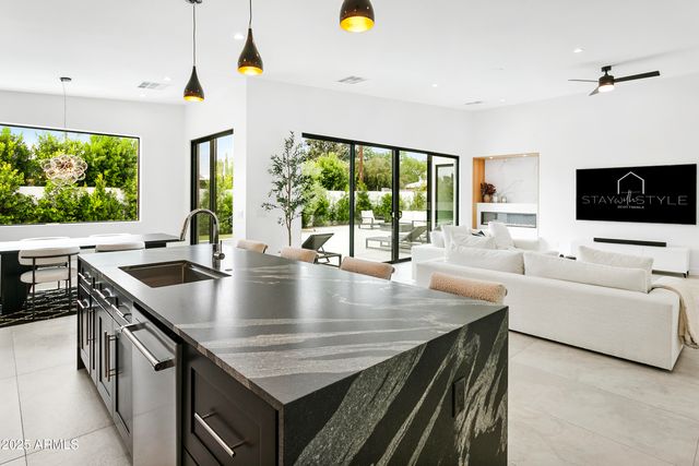 4002 N 33RD Place, Phoenix, AZ 85018