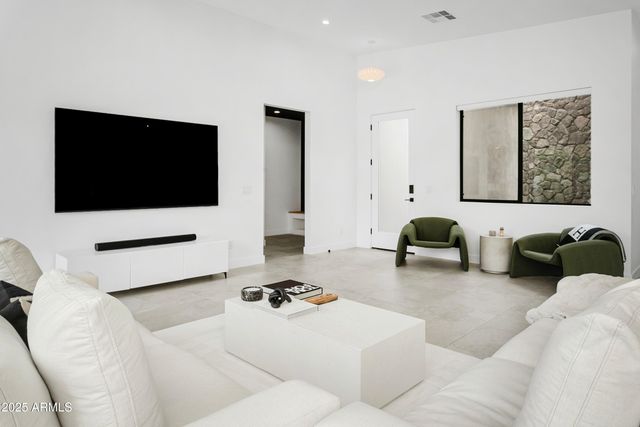 4002 N 33RD Place, Phoenix, AZ 85018