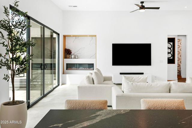 4002 N 33RD Place, Phoenix, AZ 85018