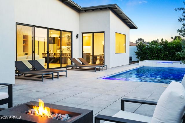 4002 N 33RD Place, Phoenix, AZ 85018