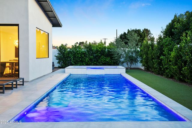 4002 N 33RD Place, Phoenix, AZ 85018