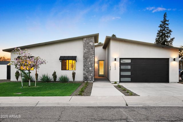 4002 N 33RD Place, Phoenix, AZ 85018
