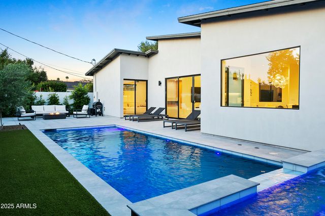 4002 N 33RD Place, Phoenix, AZ 85018