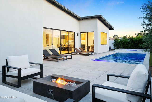 4002 N 33RD Place, Phoenix, AZ 85018