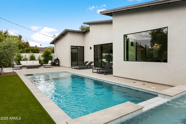 4002 N 33RD Place, Phoenix, AZ 85018