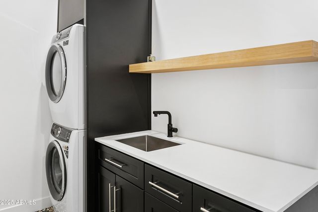 4002 N 33RD Place, Phoenix, AZ 85018