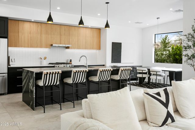 4002 N 33RD Place, Phoenix, AZ 85018