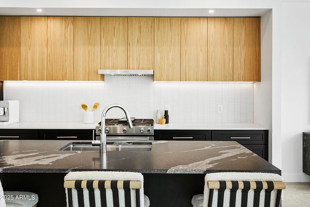 4002 N 33RD Place, Phoenix, AZ 85018